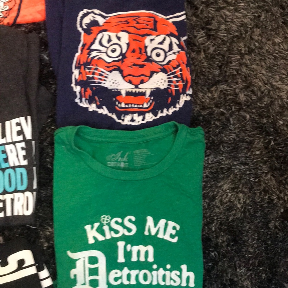Detroit logo shirts - Picture 4 of 4